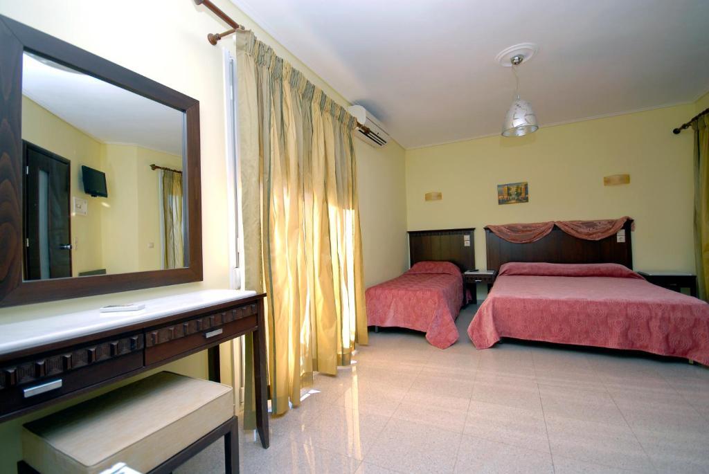 Ariadnes Holiday Accommodation II Apidias Lakos Room photo