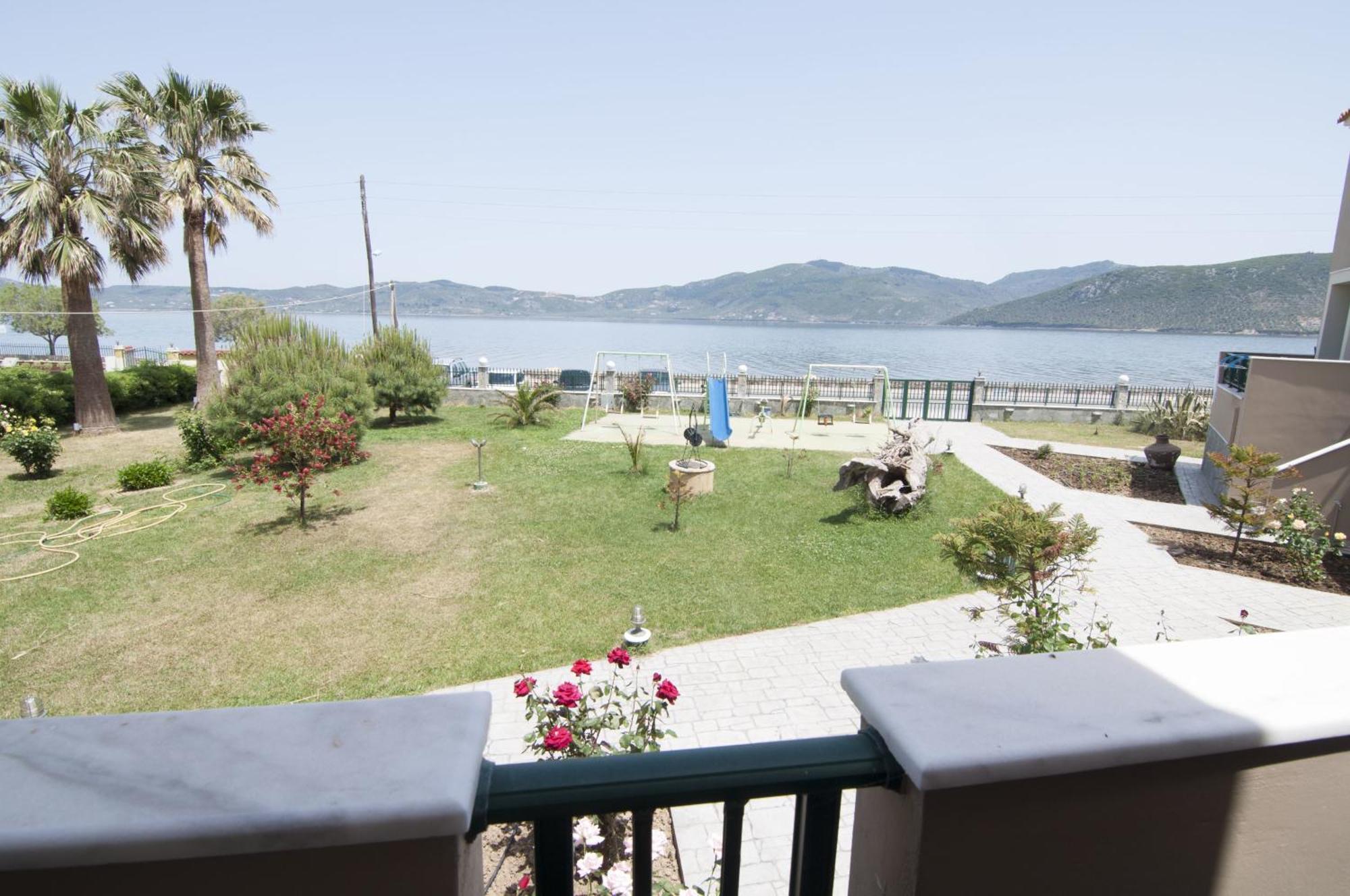 Ariadnes Holiday Accommodation II Apidias Lakos Exterior photo